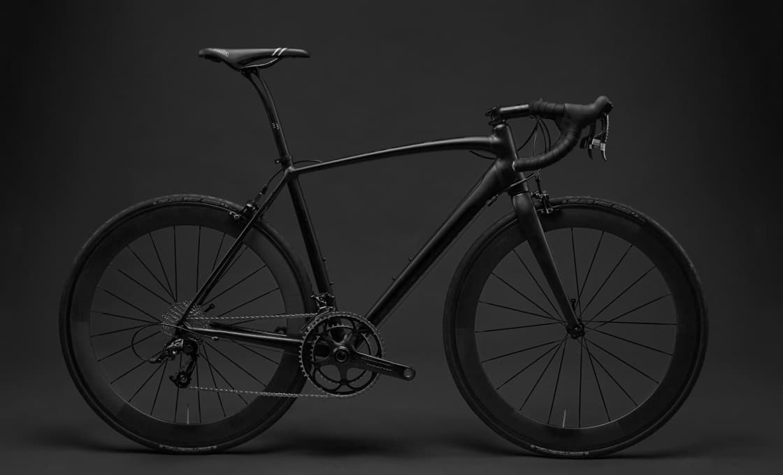 Bicicleta preta (Nimbus Stark)